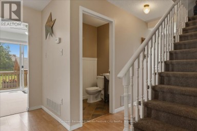 75 EDISON CRESCENT Stratford Ontario photo 11