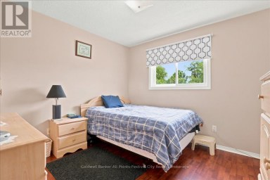 75 EDISON CRESCENT Stratford Ontario photo 28