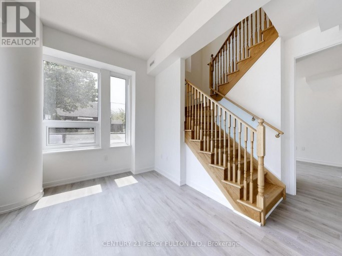 105 - 556 MARLEE AVENUE, Toronto (Yorkdale-Glen Park), Ontario, M6B0B1