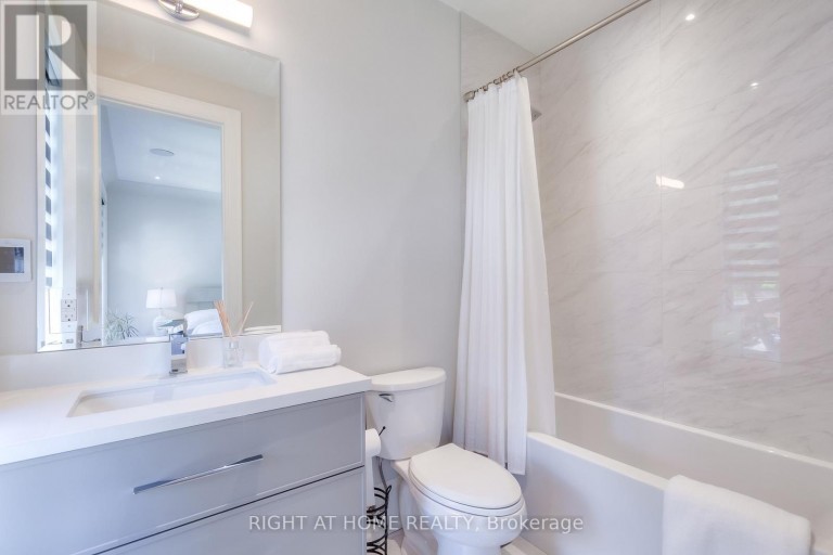 124 SHAVER AVENUE N, Toronto (Islington-City Centre West), Ontario, M9B4N8