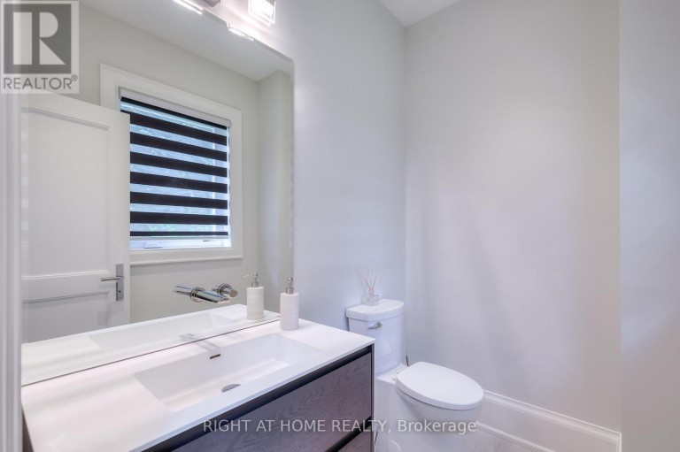124 SHAVER AVENUE N, Toronto (Islington-City Centre West), Ontario, M9B4N8