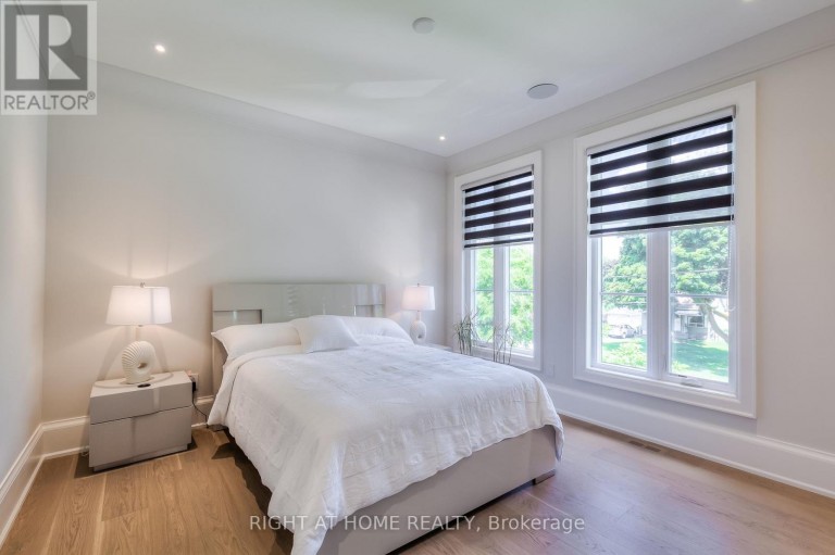 124 SHAVER AVENUE N, Toronto (Islington-City Centre West), Ontario, M9B4N8