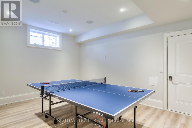 124 SHAVER AVENUE N, Toronto (Islington-City Centre West), Ontario, M9B4N8