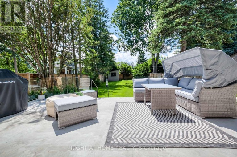 124 SHAVER AVENUE N, Toronto (Islington-City Centre West), Ontario, M9B4N8