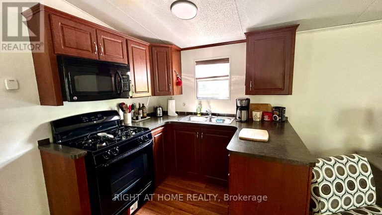 29 MAPLE RIDGE - 1336 SOUTH MORRISON LAKE ROAD, Gravenhurst (Wood (Gravenhurst)), Ontario, P0E1G0