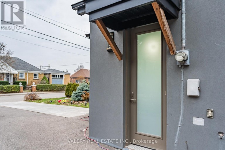 LOWER - 110 STRATHNAIRN AVENUE, Toronto (Beechborough-Greenbrook), Ontario, M6M2G1