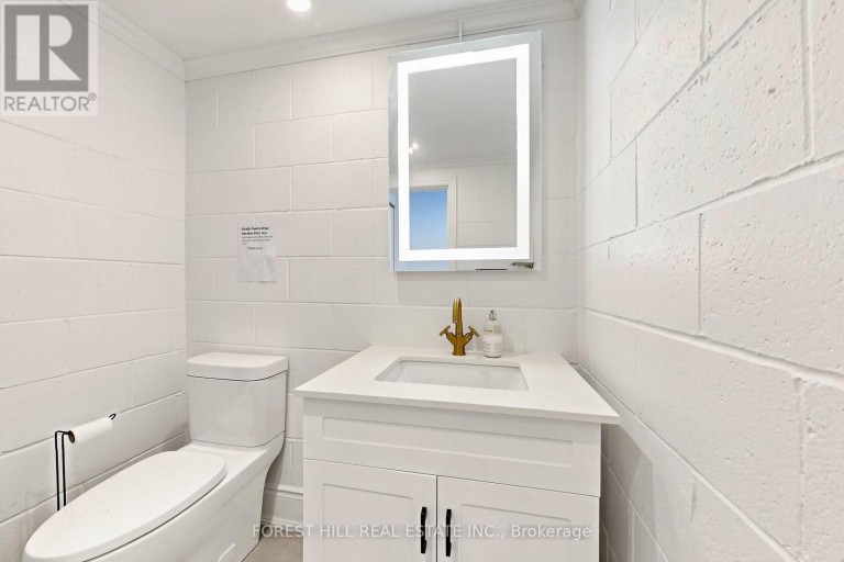 1502 SPEERS ROAD, Oakville (QE Queen Elizabeth), Ontario, L6L2X7