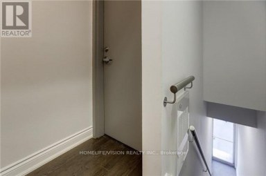 201 - 683 DANFORTH AVENUE Toronto (North Riverdale) Ontario photo 1