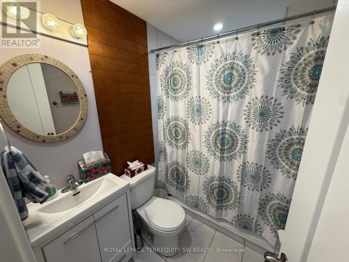 UNIT 1 LOWER - 2134 DUNDAS STREET W, Toronto (Roncesvalles), Ontario, M6R1X2