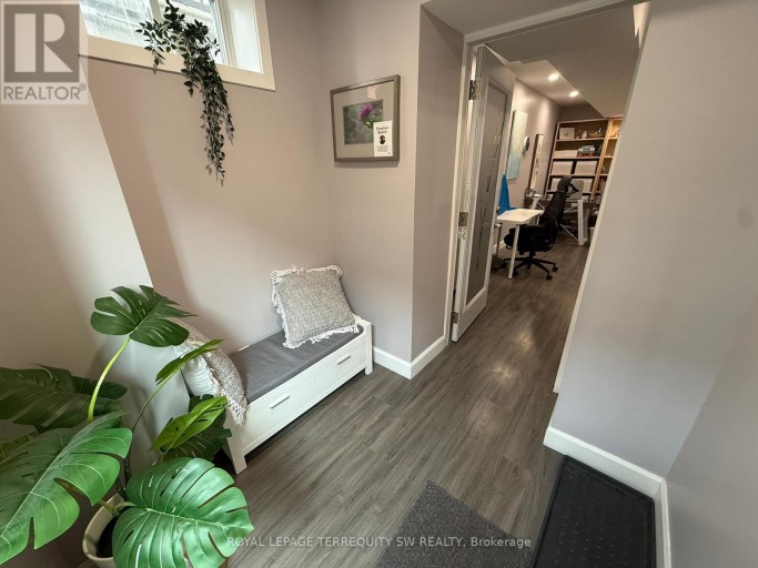 UNIT 1 LOWER - 2134 DUNDAS STREET W, Toronto (Roncesvalles), Ontario, M6R1X2