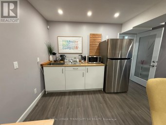 UNIT 1 LOWER - 2134 DUNDAS STREET W Toronto (Roncesvalles) Ontario photo 8