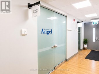 18 - 118 JAMES STREET N Hamilton (Beasley) Ontario photo 3