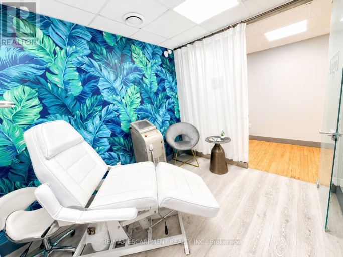 18 - 118 JAMES STREET N, Hamilton (Beasley), Ontario, L8R2K7
