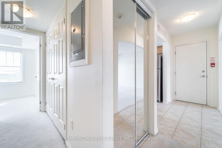 2 - 639 DUNDAS STREET W, Mississauga (Cooksville), Ontario, L5B0B5