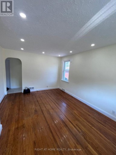 MAIN FLLOOR - 224 COLLEGE AVENUE, Oshawa (Vanier), Ontario, L1J1R7