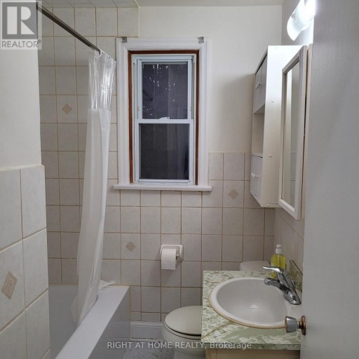 MAIN FLLOOR - 224 COLLEGE AVENUE, Oshawa (Vanier), Ontario, L1J1R7