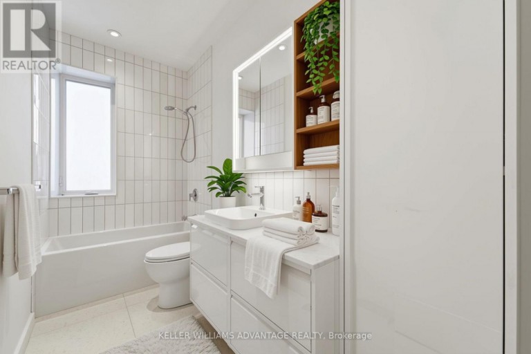 UNIT D - 616 DELAWARE AVENUE N, Toronto (Wychwood), Ontario, M6H2V2