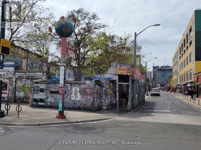 374 SPADINA AVENUE, Toronto (Kensington-Chinatown), Ontario, M5T2G4