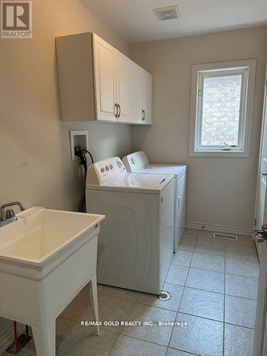 292 REMEMBRANCE DRIVE, Brampton (Northwest Brampton), Ontario, L7A4J3