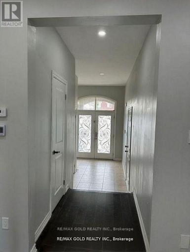 292 REMEMBRANCE DRIVE, Brampton (Northwest Brampton), Ontario, L7A4J3