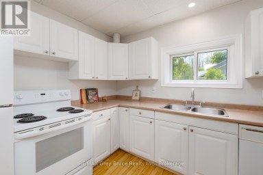 586 DAWSON STREET S South Bruce Peninsula Ontario photo 7