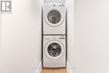 2 - 108 ENDERBY ROAD Toronto (East End-Danforth) Ontario photo 8