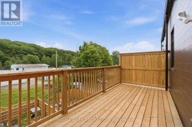 79B RIVER STREET Parry Sound Ontario photo 21