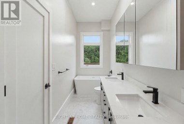 79B RIVER STREET Parry Sound Ontario photo 23