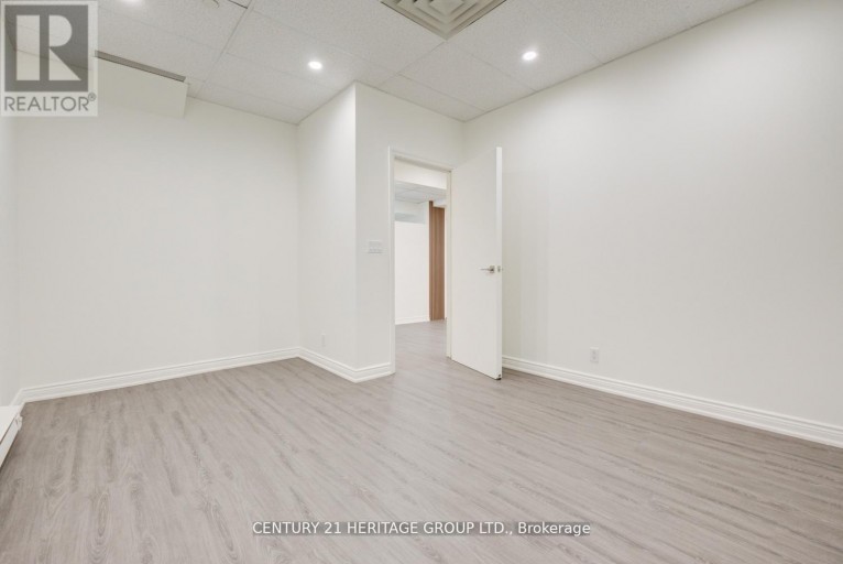 101 - 2900 YONGE STREET, Toronto (Lawrence Park South), Ontario, M4N3N8