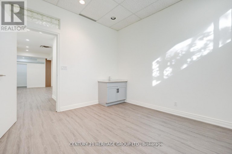 101 - 2900 YONGE STREET, Toronto (Lawrence Park South), Ontario, M4N3N8
