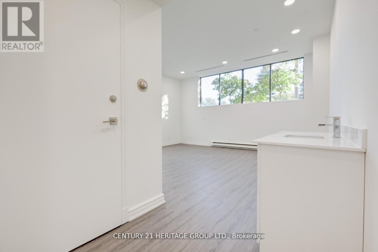 101 - 2900 YONGE STREET, Toronto (Lawrence Park South), Ontario, M4N3N8