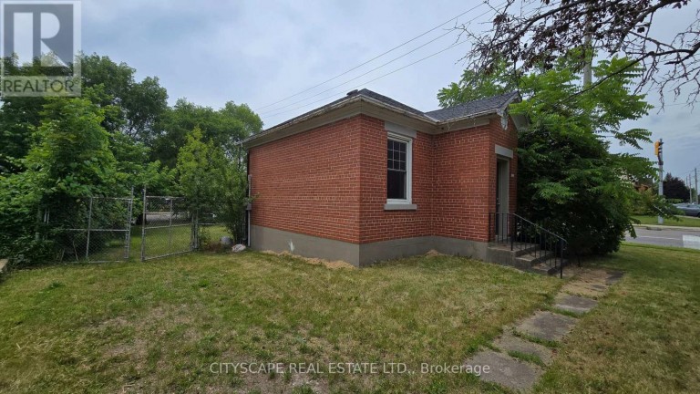 1504 CONCESSION ROAD, Cambridge, Ontario, N3H4L9