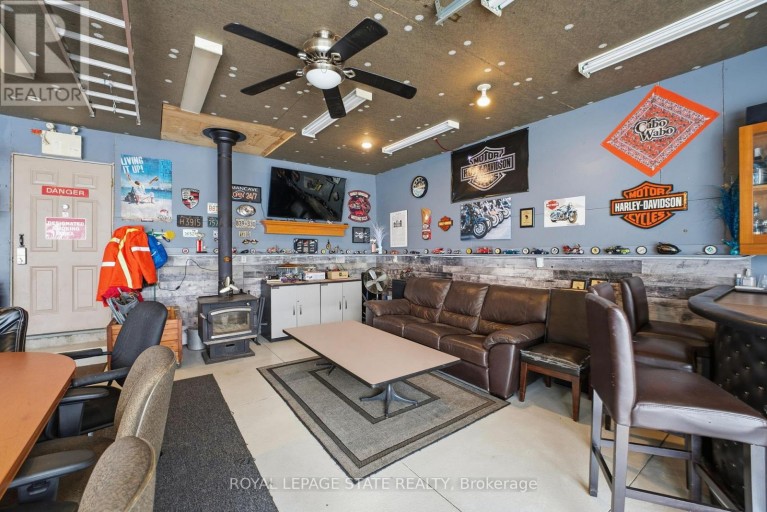 473 MOHAWK ROAD W, Hamilton (Gilbert), Ontario, L9C1X3