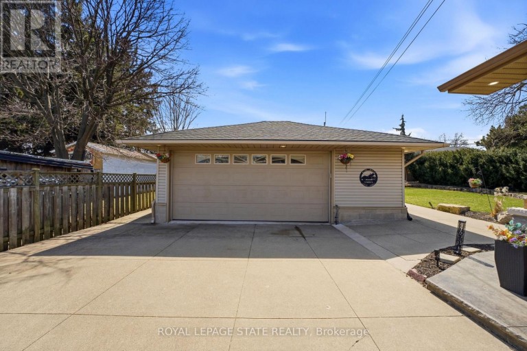 473 MOHAWK ROAD W, Hamilton (Gilbert), Ontario, L9C1X3
