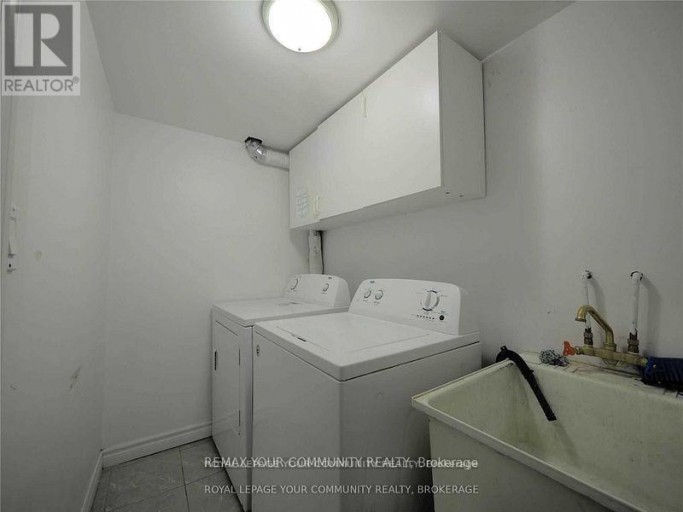 69 SAMSON CRESCENT, Toronto (Woburn), Ontario, M1G1N2