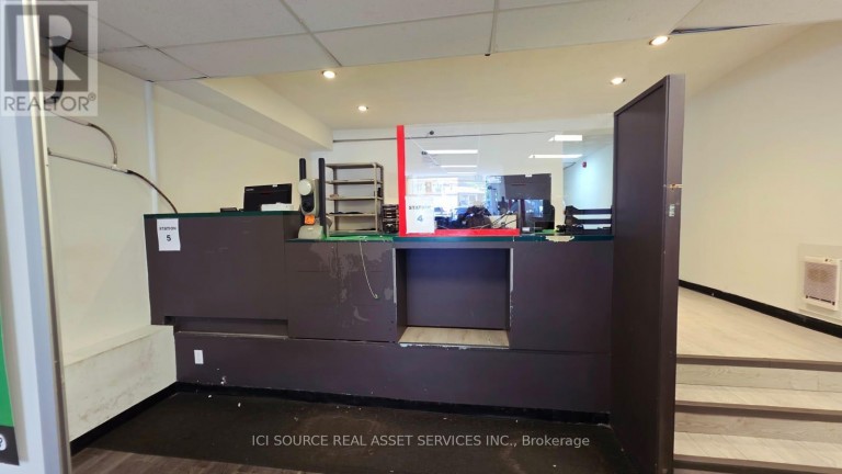 1811 DANFORTH AVENUE, Toronto (Woodbine Corridor), Ontario, M4C1J2