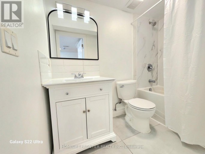 BSMT - 764 GORHAM STREET, Newmarket (Gorham-College Manor), Ontario, L3Y1L6