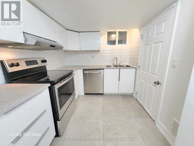 BSMT - 764 GORHAM STREET, Newmarket (Gorham-College Manor), Ontario, L3Y1L6