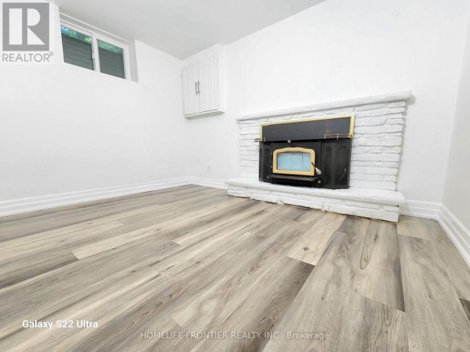 BSMT - 764 GORHAM STREET, Newmarket (Gorham-College Manor), Ontario, L3Y1L6