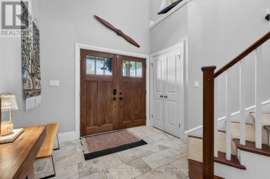 36 KAYLA CRESCENT Collingwood Ontario photo 4