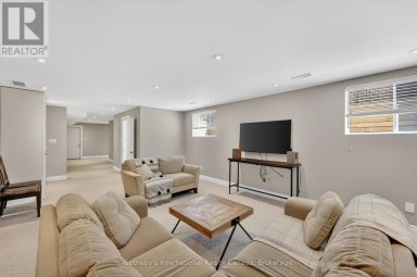 36 KAYLA CRESCENT Collingwood Ontario photo 44