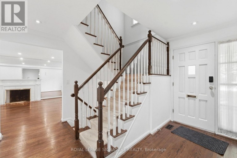 312 DALEWOOD DRIVE, Oakville (MO Morrison), Ontario, L6J4P5