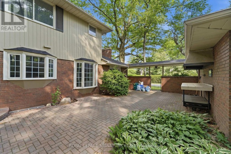 312 DALEWOOD DRIVE, Oakville (MO Morrison), Ontario, L6J4P5