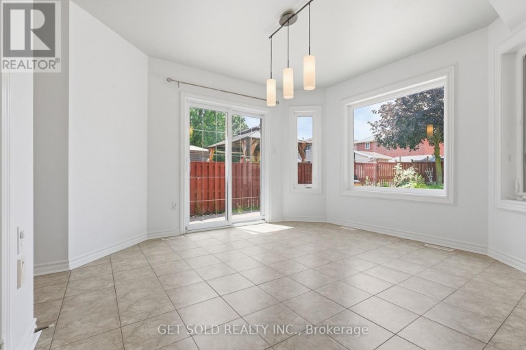 28 HAWKINS DRIVE, Barrie (Ardagh), Ontario, L4N0A6
