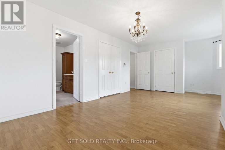 28 HAWKINS DRIVE, Barrie (Ardagh), Ontario, L4N0A6