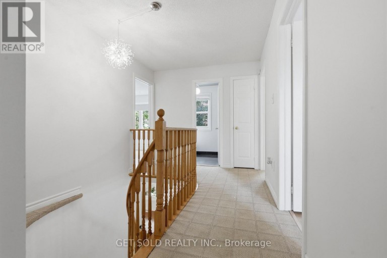28 HAWKINS DRIVE, Barrie (Ardagh), Ontario, L4N0A6