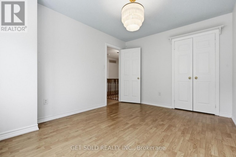 28 HAWKINS DRIVE, Barrie (Ardagh), Ontario, L4N0A6