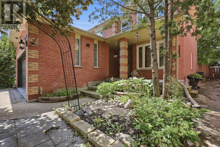 28 HAWKINS DRIVE, Barrie (Ardagh), Ontario, L4N0A6