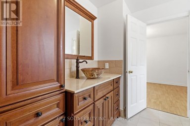 28 HAWKINS DRIVE Barrie (Ardagh) Ontario photo 5