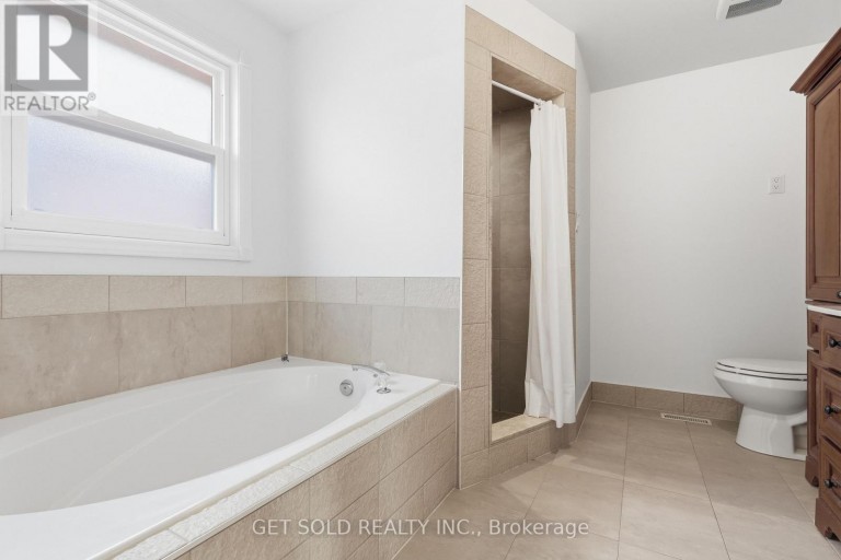 28 HAWKINS DRIVE, Barrie (Ardagh), Ontario, L4N0A6